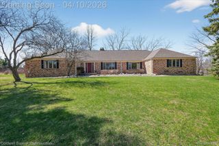 4380 Warwick Circle Drive, Grand Blanc, MI 48439