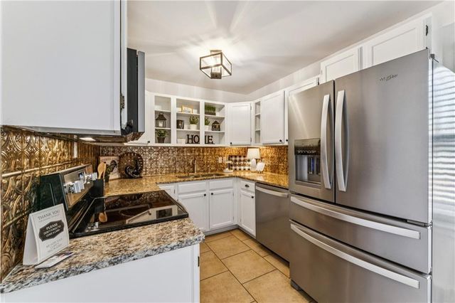 6300 W 81st Street, Overland Park, KS 66204