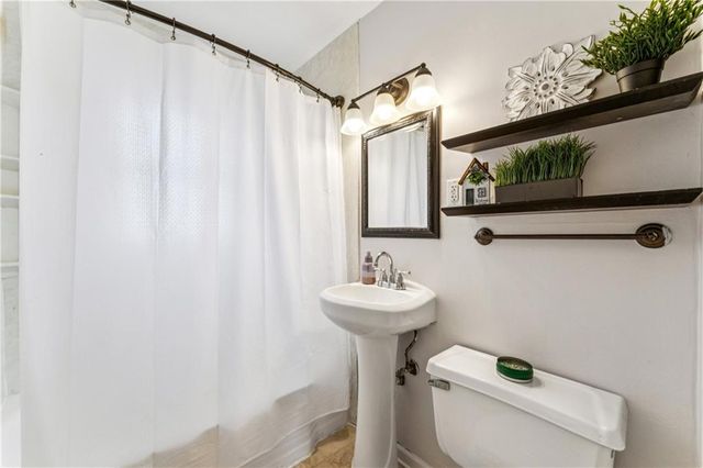 6300 W 81st Street, Overland Park, KS 66204