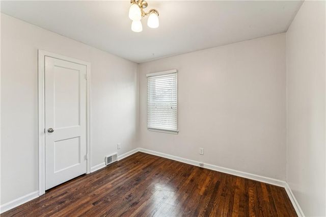 6300 W 81st Street, Overland Park, KS 66204