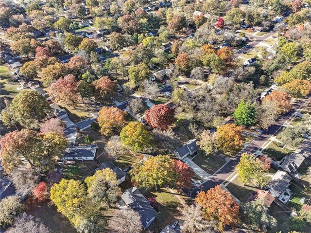 6300 W 81st Street, Overland Park, KS 66204