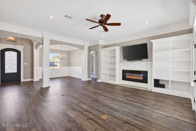 5827 Sylvester Street, Ocean Springs, MS 39564