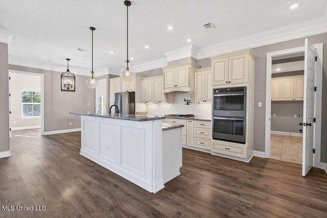 5827 Sylvester Street, Ocean Springs, MS 39564