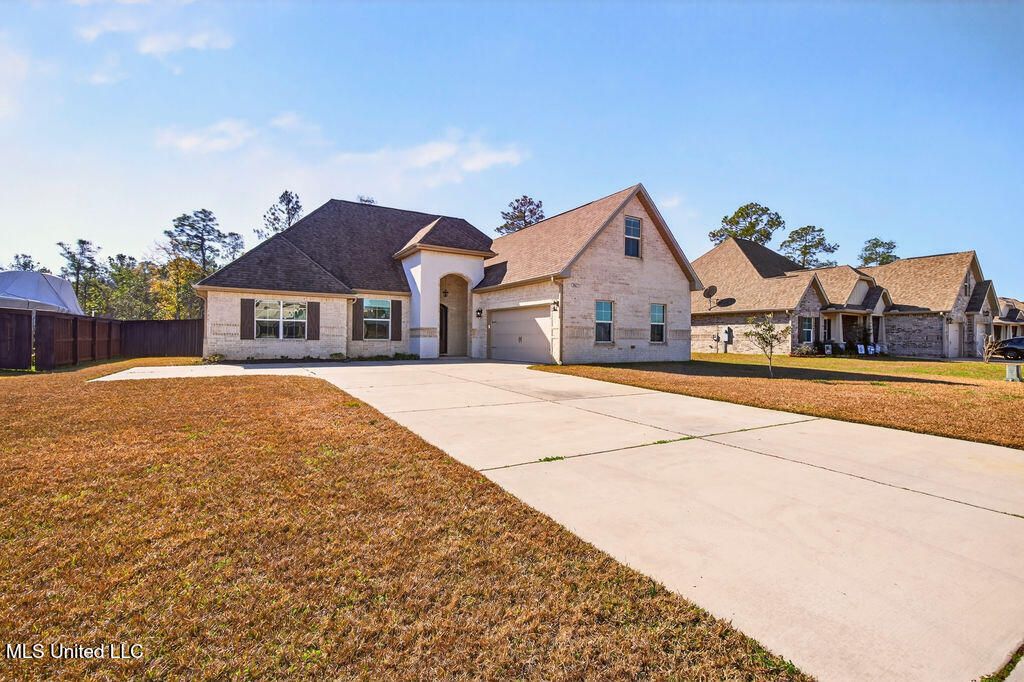 5827 Sylvester Street, Ocean Springs, MS 39564