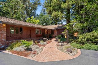 16 Simpson Drive, Walnut Creek, CA 94596