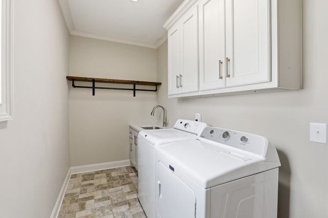 307 Five Oaks Blvd, Lebanon, TN 37087