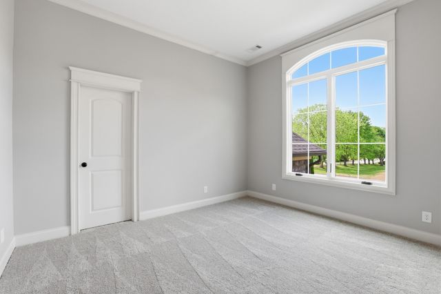 307 Five Oaks Blvd, Lebanon, TN 37087