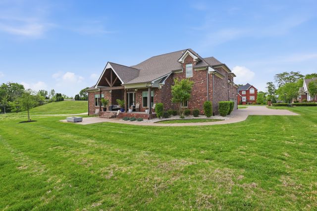 307 Five Oaks Blvd, Lebanon, TN 37087