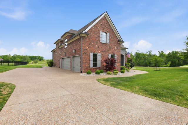 307 Five Oaks Blvd, Lebanon, TN 37087