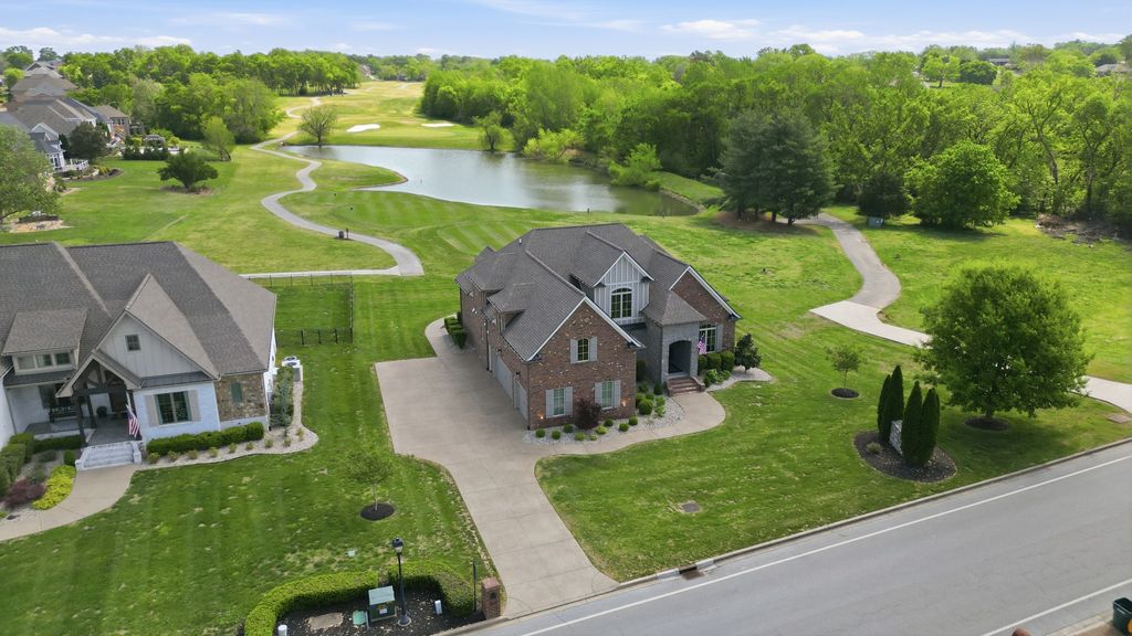307 Five Oaks Blvd, Lebanon, TN 37087