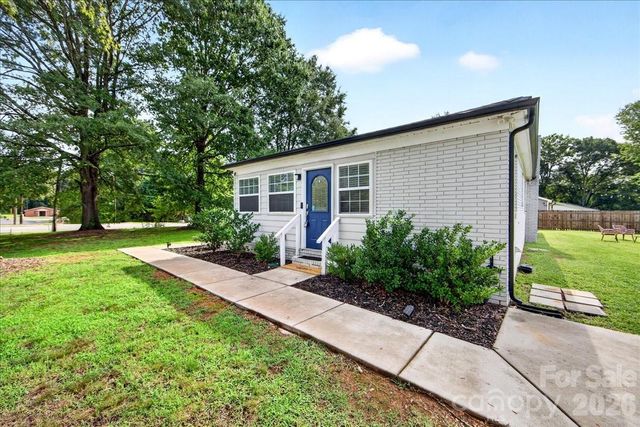 8000 Lawyers Road, Charlotte, NC 28227