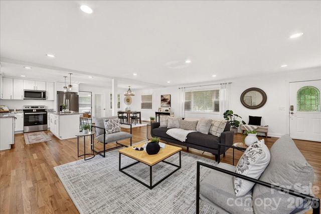 8000 Lawyers Road, Charlotte, NC 28227