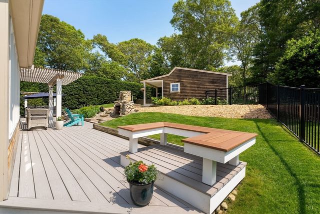 14 2nd St, Harwich, MA 02645