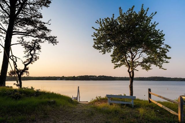 14 2nd St, Harwich, MA 02645