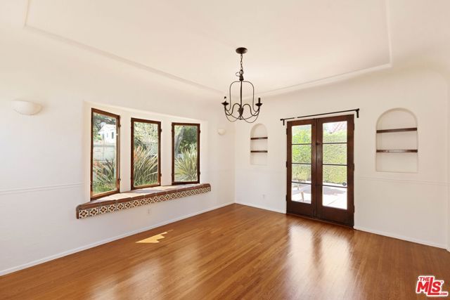 112 N Valley Street, Burbank, CA 91505