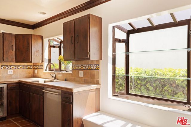 112 N Valley Street, Burbank, CA 91505