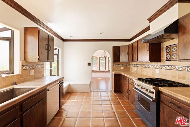 112 N Valley Street, Burbank, CA 91505