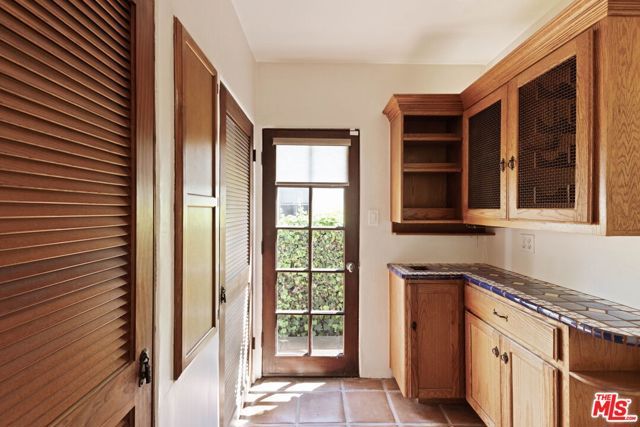 112 N Valley Street, Burbank, CA 91505