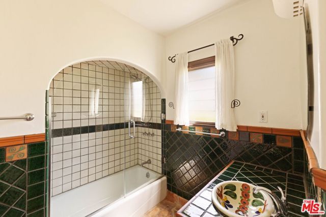 112 N Valley Street, Burbank, CA 91505