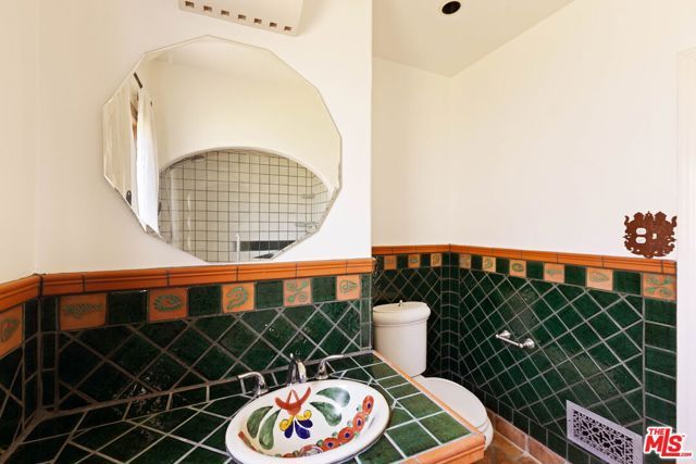 112 N Valley Street, Burbank, CA 91505