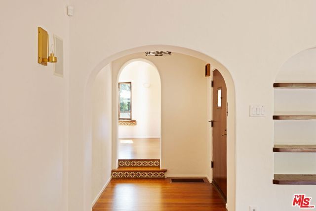 112 N Valley Street, Burbank, CA 91505