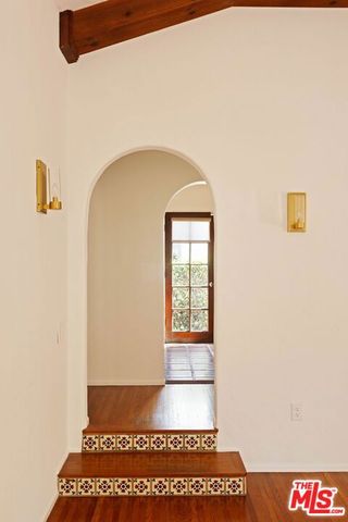 112 N Valley Street, Burbank, CA 91505