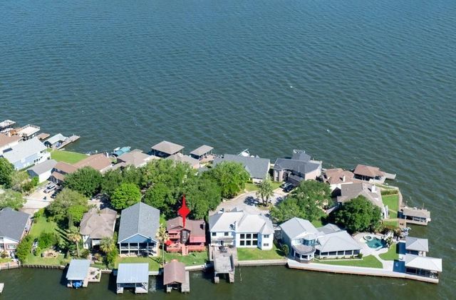 16402 Clear Water Circle, Montgomery, TX 77356