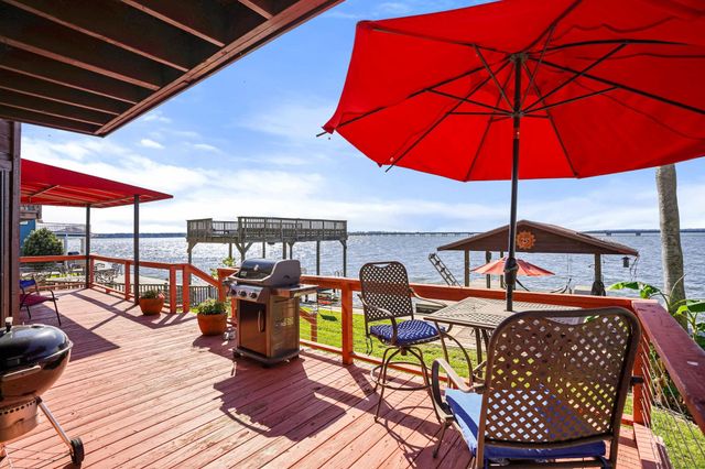 16402 Clear Water Circle, Montgomery, TX 77356