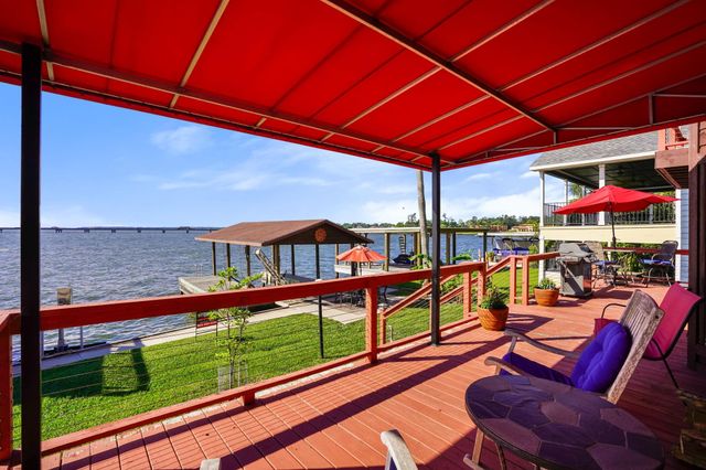 16402 Clear Water Circle, Montgomery, TX 77356