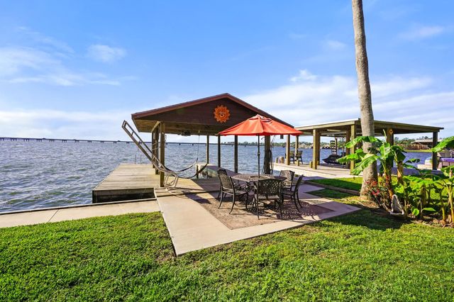 16402 Clear Water Circle, Montgomery, TX 77356