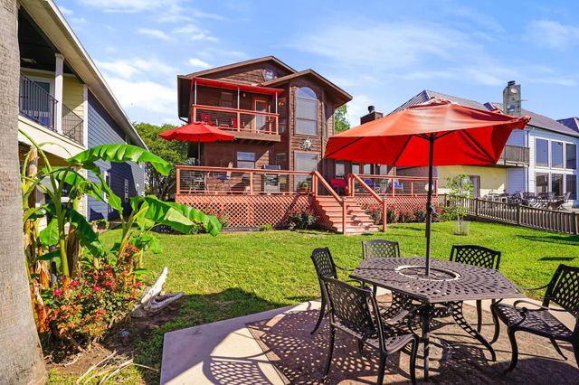 16402 Clear Water Circle, Montgomery, TX 77356