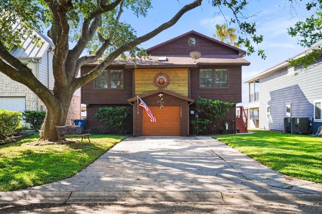 16402 Clear Water Circle, Montgomery, TX 77356