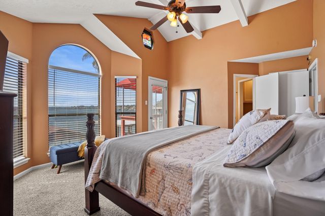 16402 Clear Water Circle, Montgomery, TX 77356