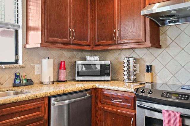 16402 Clear Water Circle, Montgomery, TX 77356