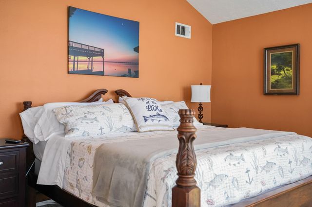 16402 Clear Water Circle, Montgomery, TX 77356