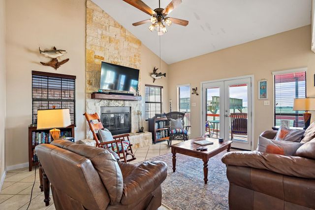 16402 Clear Water Circle, Montgomery, TX 77356