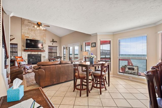 16402 Clear Water Circle, Montgomery, TX 77356