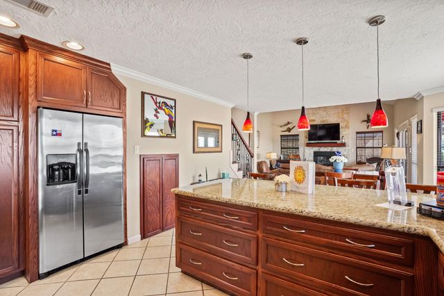 16402 Clear Water Circle, Montgomery, TX 77356