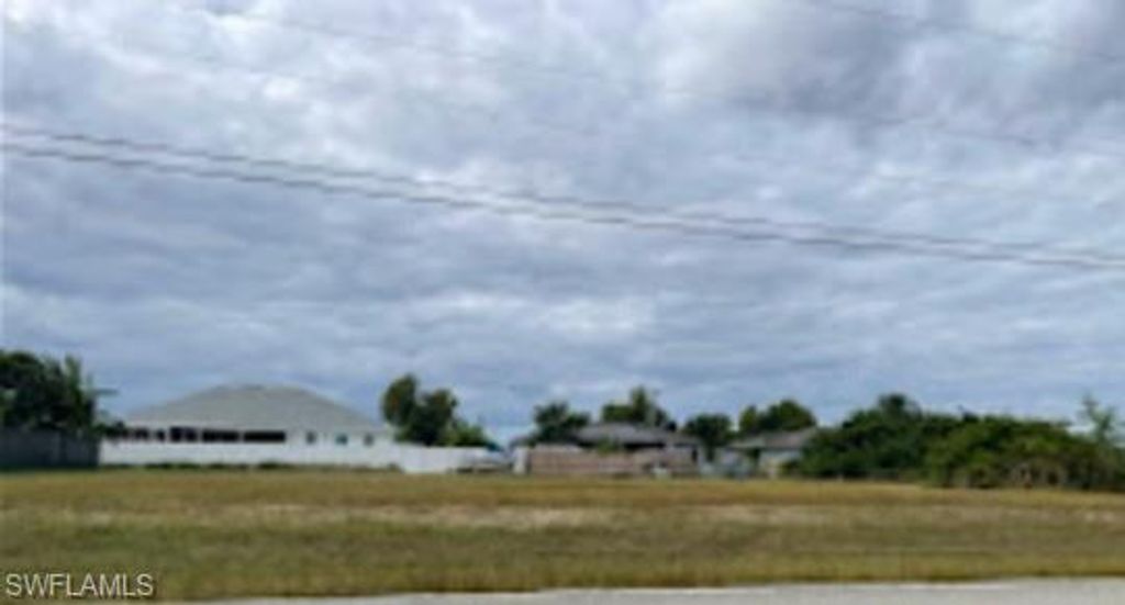 2910 Santa Barbara BLVD N, CAPE CORAL, FL 33993 — exterior