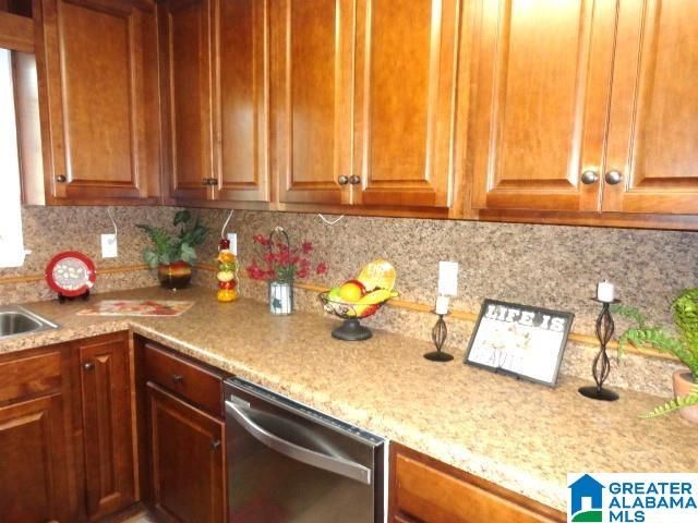 424 VALLEY STREET, Adamsville, AL 35005