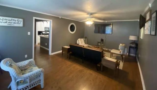 160 E Darby Street, Bridge City, TX 77611