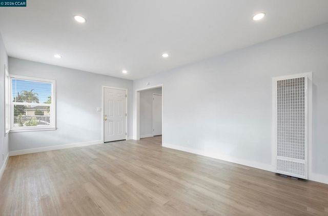 9028 A St, Oakland, CA 94603