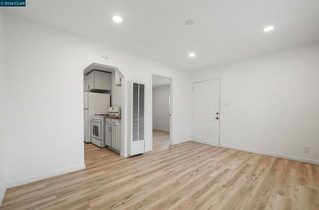 9028 A St, Oakland, CA 94603