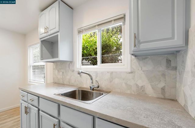 9028 A St, Oakland, CA 94603