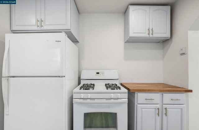 9028 A St, Oakland, CA 94603