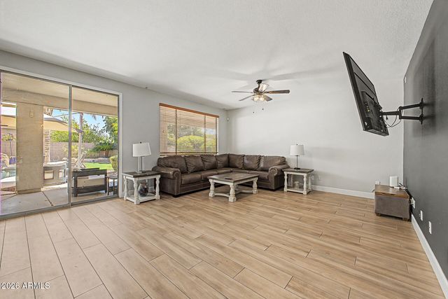 1375 E LOCUST Drive, Chandler, AZ 85286
