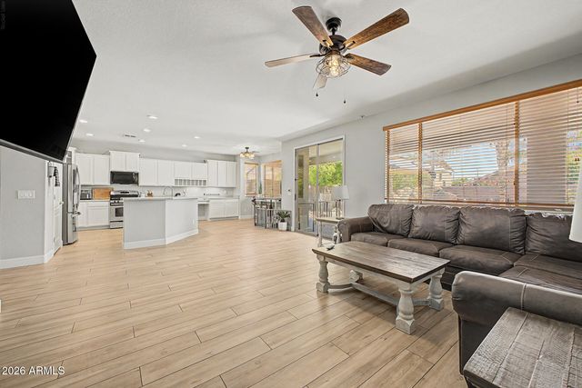 1375 E LOCUST Drive, Chandler, AZ 85286