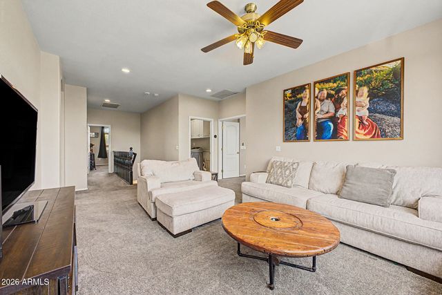 1375 E LOCUST Drive, Chandler, AZ 85286
