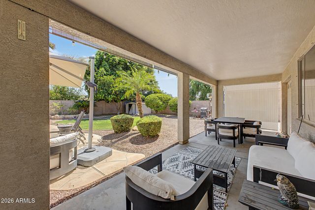 1375 E LOCUST Drive, Chandler, AZ 85286