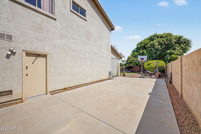 1375 E LOCUST Drive, Chandler, AZ 85286